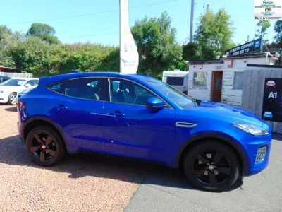 Usado Jaguar E-Pace R-Dynamic 180 HP (132 kW) 2019 Azul SUV