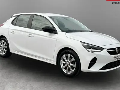 Used Vauxhall Corsa Design Edition 75 HP (55 kW) 2022 White Hatchback