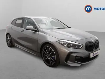 Usado BMW 118 M Sport 136 CV (100 kW) 2024 Gris Utilitario