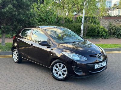 Begagnad Mazda 2 102 HK (75 kW) 2011 Brun Halvkombi