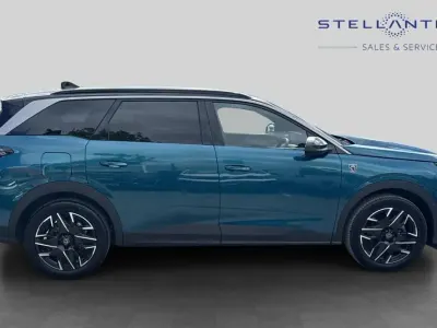 Używany Peugeot 5008 GT 134 KM (98 kW) 2025 Niebieski SUV