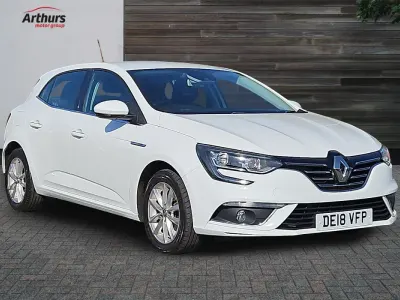 Used Renault Mégane Dynamique 130 HP (95 kW) 2018 White Hatchback