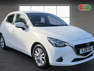 Used Mazda 2 75 HP (55 kW) 2019 White Hatchback