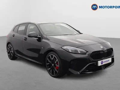 Begagnad BMW 120 M Sport 156 HK (114 kW) 2025 Svart Halvkombi