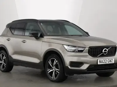 Used Volvo XC40 R-Design 163 HP (119 kW) 2022 Metallic  pebble grey SUV