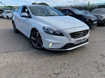 Gebraucht Volvo V40 R-Design 190 PS (139 kW) 2015 Weiß Kleinwagen