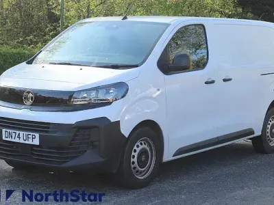 Used Vauxhall Vivaro S 120 HP (88 kW) 2024 White MPV