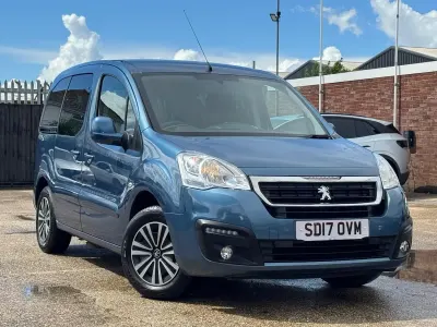 Used Peugeot TePee Allure 2017 Blue MPV