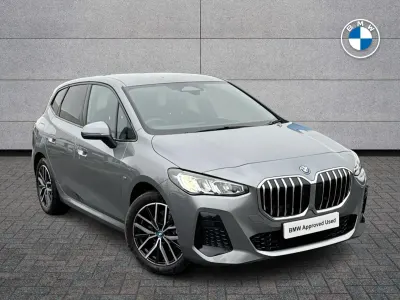 Begagnad BMW 225 M Sport 2024 Grå Kombi