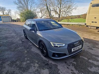 Begagnad Audi A4 Black Edition 245 HK (180 kW) 2019 Grå Kombi