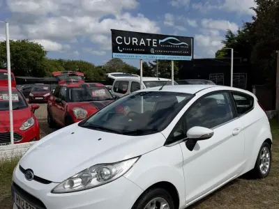 Używany Ford Fiesta Zetec 94 KM (69 kW) 2012 Biały Hatchback