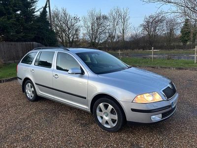 Silver Used 2009 Skoda Octavia Elegance Estate | £3,490 (Fair price)