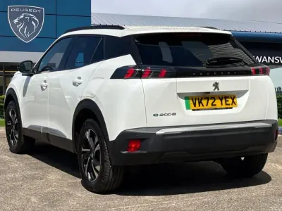 Second-hand Peugeot e-2008 Allure+ 98 kW (134 CP) 2022 Alb SUV