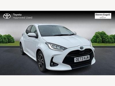 Used Toyota Yaris Hybrid Design 2023 White Hatchback
