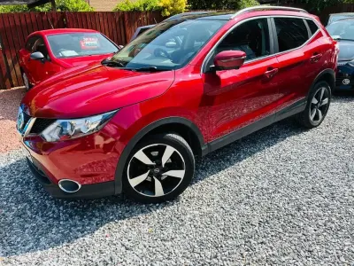 Used Nissan Qashqai N-TEC 110 HP (80 kW) 2015 Red SUV