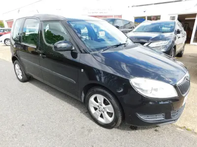 Usado Skoda Roomster SE 105 HP (77 kW) 2013 Preto Monovolume