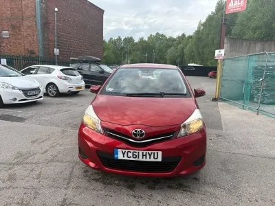 Used Toyota Yaris 2011 Red Hatchback