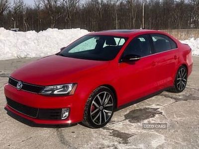 Used VW Jetta Sportline 105 HP (77 kW) 2013 Red Sedan