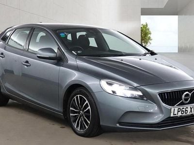 Begagnad Volvo V40 Momentum 122 HK (89 kW) 2017 Grå Halvkombi