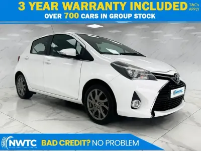 Używany Toyota Yaris 99 KM (72 kW) 2015 Biały Hatchback