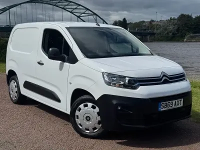 Used Citroën Berlingo 100 HP (73 kW) 2020 White MPV