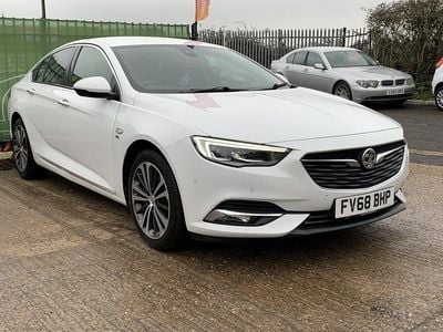 Used Vauxhall Insignia Elite 2018 White Hatchback