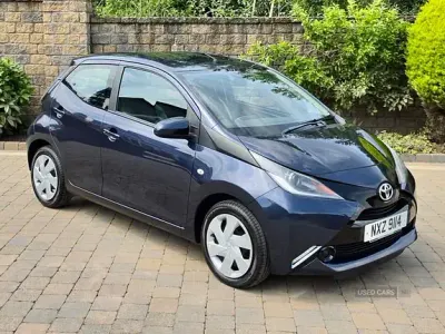 Used Toyota Aygo X-play 69 HP (50 kW) 2016 Blue Hatchback