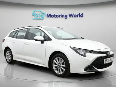 Used Toyota Corolla 140 HP (102 kW) 2024 White Estate