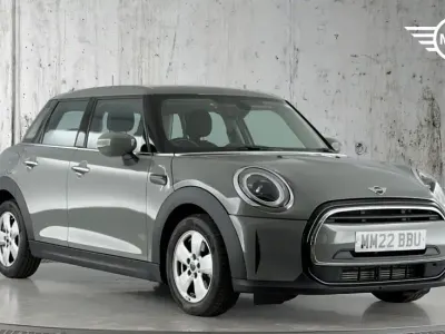 Usado Mini ONE Classic 101 CV (74 kW) 2022 Gris Utilitario