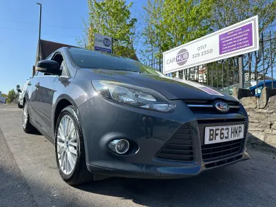 Second-hand Ford Focus Zetec 105 CP (77 kW) 2013 Gri Hatchback