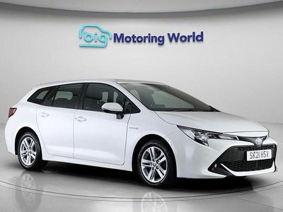 Used Toyota Corolla 122 HP (89 kW) 2021 White Estate