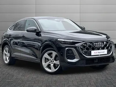 Used Audi Q5 Sportback S-Line 201 HP (147 kW) 2025 Mythos black SUV