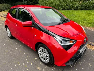 Used Toyota Aygo X-play 72 HP (52 kW) 2021 Red Hatchback