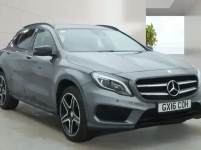 Usado Mercedes GLA200 AMG Line Premium Plus 136 HP (100 kW) 2016 Cinzento SUV