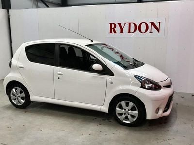 Used Toyota Aygo 68 HP (50 kW) 2013 White Hatchback