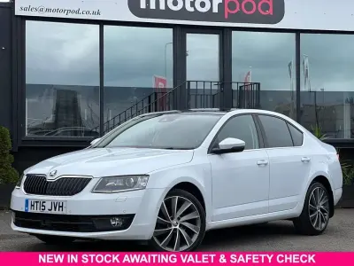 Used Skoda Octavia LAURIN & KLEMENT 150 HP (110 kW) 2015 White Estate