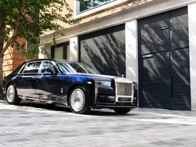 New Rolls Royce Phantom 571 HP (419 kW) 2026 Midnight sapphire with satin bonnet Sedan