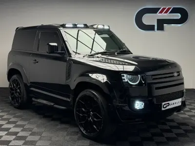 Used Land Rover Defender SE 250 HP (183 kW) 2021 Black Estate