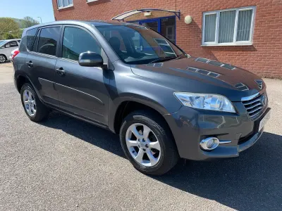 Usado Toyota RAV4 150 HP (110 kW) 2011 Cinzento SUV