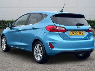 Second-hand Ford Fiesta Titanium 2022 Albastru Hatchback