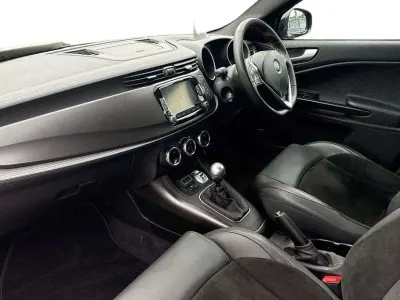 Used Alfa Romeo Giulietta Sprint 117 HP (86 kW) 2021 Red Hatchback