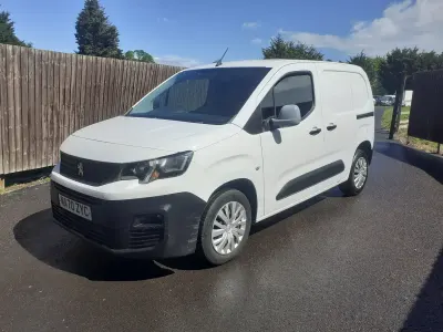 Used Peugeot Partner 131 HP (96 kW) 2021 White MPV