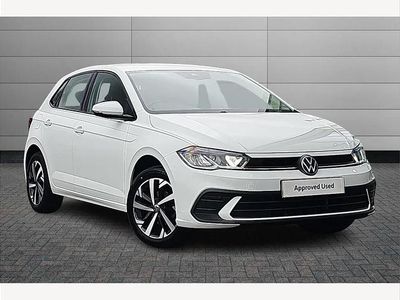Used VW Polo Life 80 HP (58 kW) 2022 Pure white Hatchback