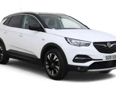 Used Vauxhall Grandland X Design Edition 131 HP (96 kW) 2019 White SUV