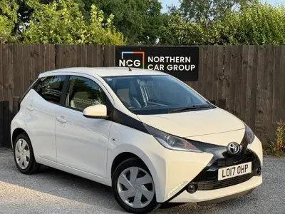 Used Toyota Aygo X-play 69 HP (50 kW) 2017 White Hatchback