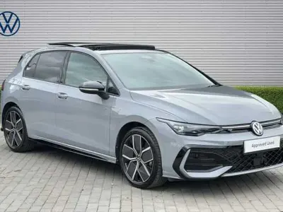 Second-hand VW Golf VIII 150 CP (110 kW) 2025