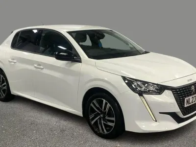 Second-hand Peugeot 208 Allure+ 100 CP (73 kW) 2023 Alb Hatchback