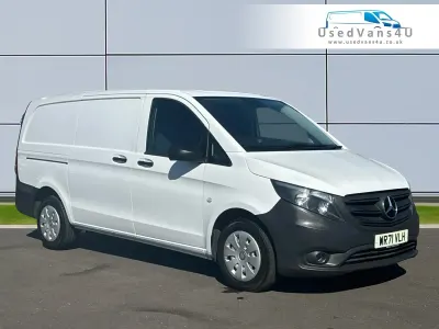 Begagnad Mercedes Vito Progressive 136 HK (100 kW) 2021 Vit Van