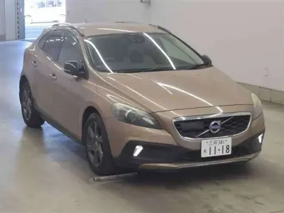 Used Volvo V40 2013 Beige Hatchback