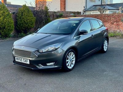 Used Ford Focus Titanium 120 HP (88 kW) 2016 Grey Hatchback